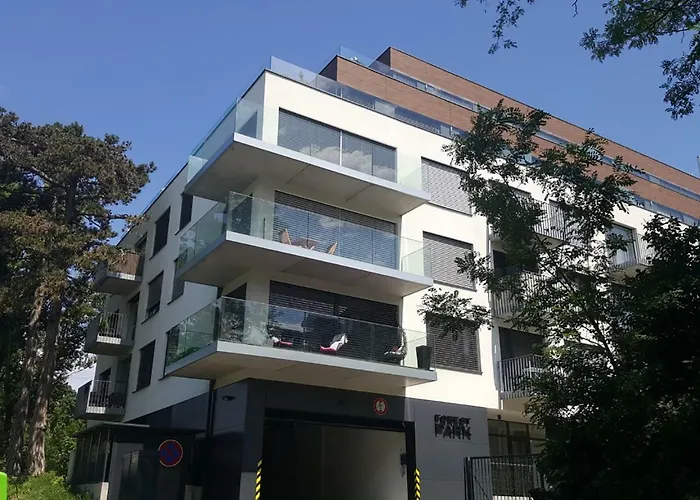 Forest Park By Zoom Apartments